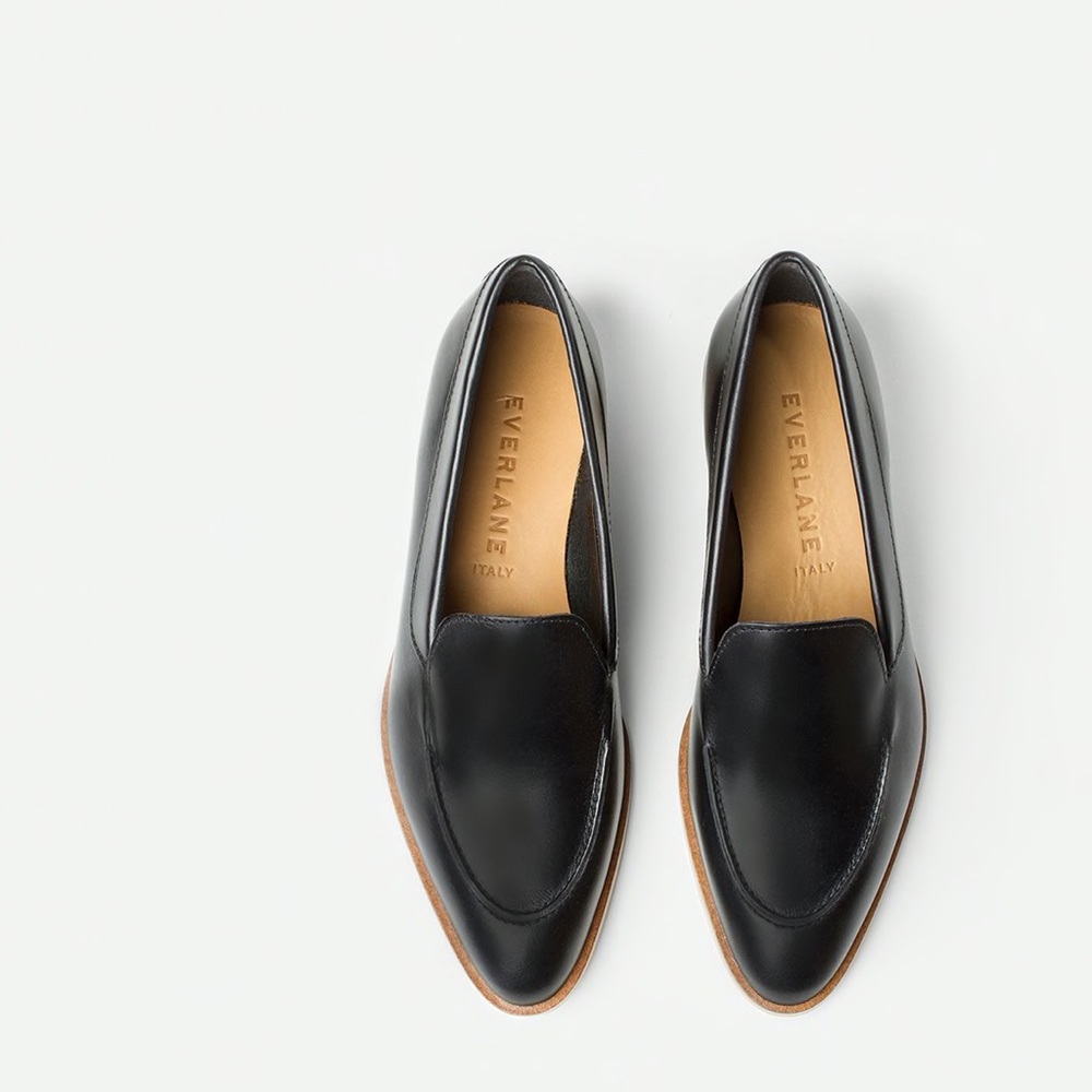 Gorgeous Everlane 100% real italian leather loafers in black, women’s size 8